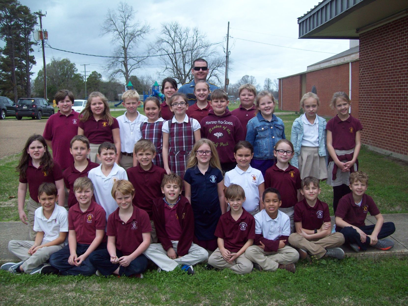 MHS students honor officer